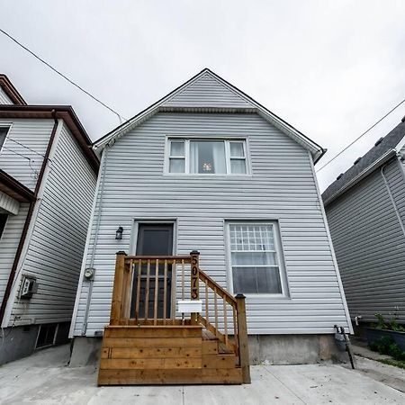 Luxury Stylish Home, Walk To Falls, Fire Pit&More Niagara Falls Ngoại thất bức ảnh