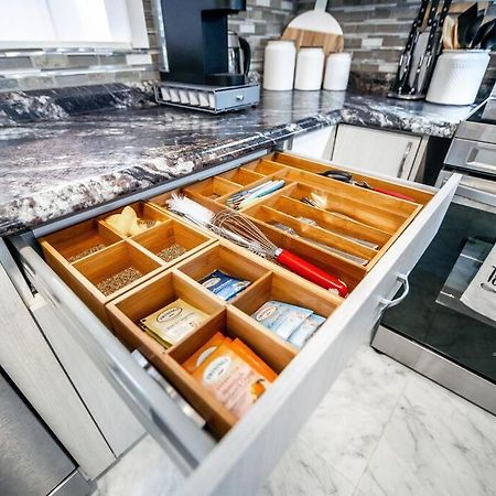 Luxury Stylish Home, Walk To Falls, Fire Pit&More Niagara Falls Ngoại thất bức ảnh