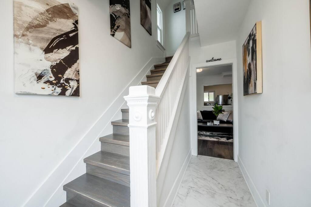 Luxury Stylish Home, Walk To Falls, Fire Pit&More Niagara Falls Ngoại thất bức ảnh