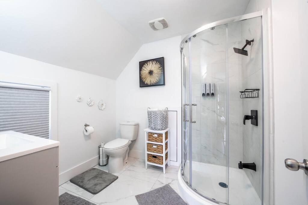 Luxury Stylish Home, Walk To Falls, Fire Pit&More Niagara Falls Ngoại thất bức ảnh