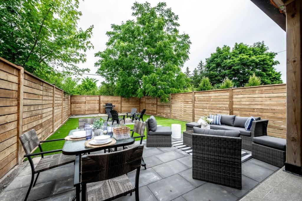 Luxury Stylish Home, Walk To Falls, Fire Pit&More Niagara Falls Ngoại thất bức ảnh