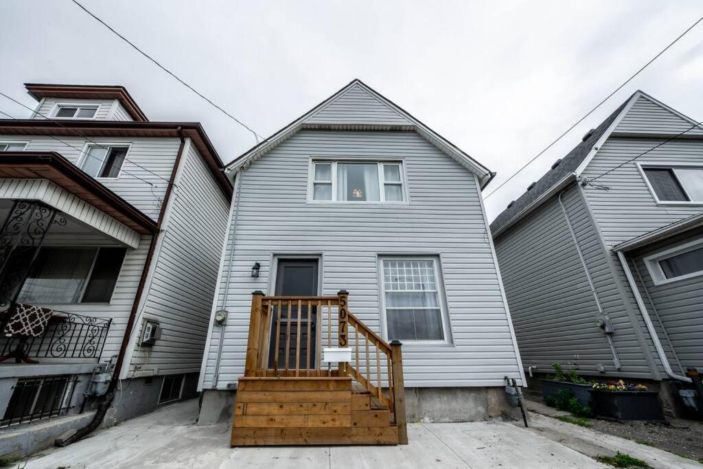 Luxury Stylish Home, Walk To Falls, Fire Pit&More Niagara Falls Ngoại thất bức ảnh