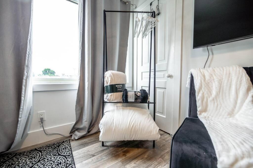 Luxury Stylish Home, Walk To Falls, Fire Pit&More Niagara Falls Ngoại thất bức ảnh