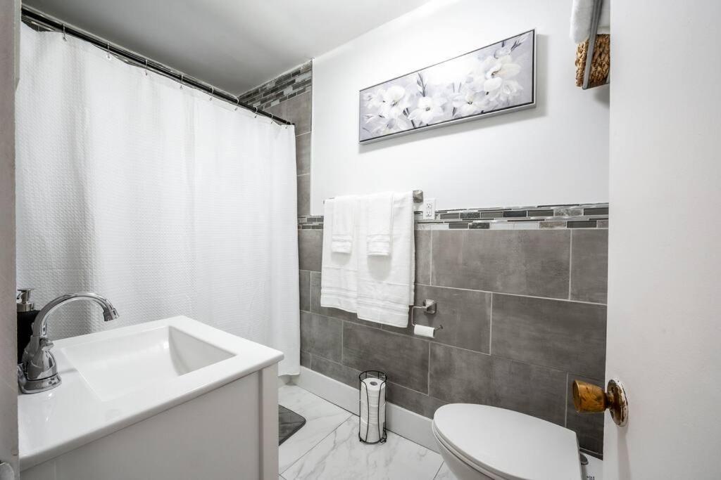 Luxury Stylish Home, Walk To Falls, Fire Pit&More Niagara Falls Ngoại thất bức ảnh