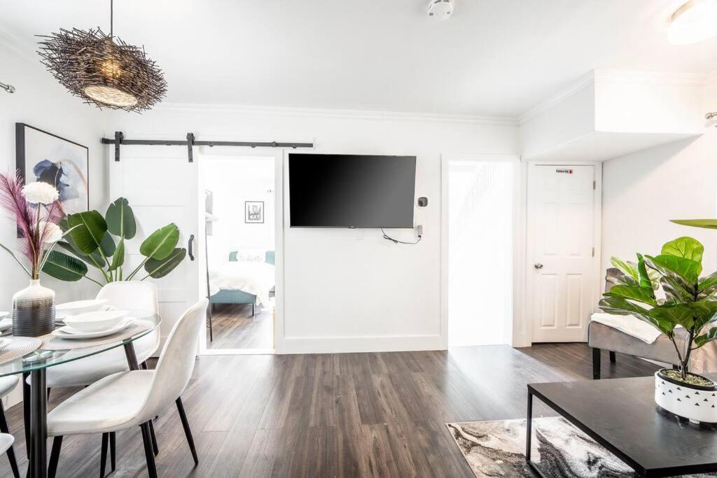 Luxury Stylish Home, Walk To Falls, Fire Pit&More Niagara Falls Ngoại thất bức ảnh