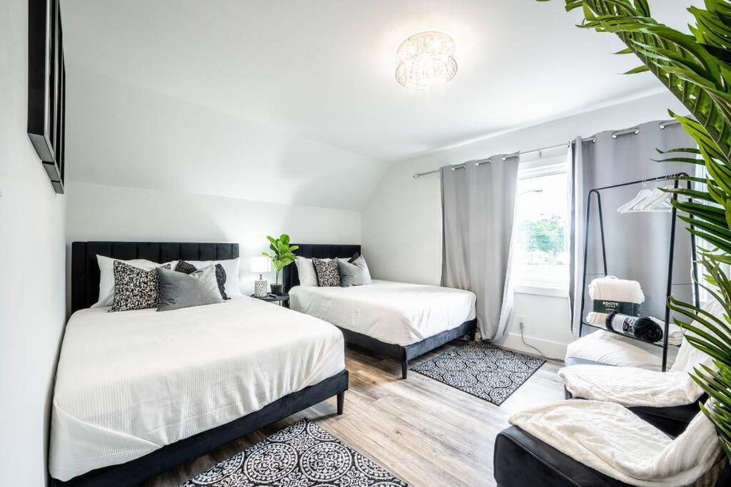 Luxury Stylish Home, Walk To Falls, Fire Pit&More Niagara Falls Ngoại thất bức ảnh