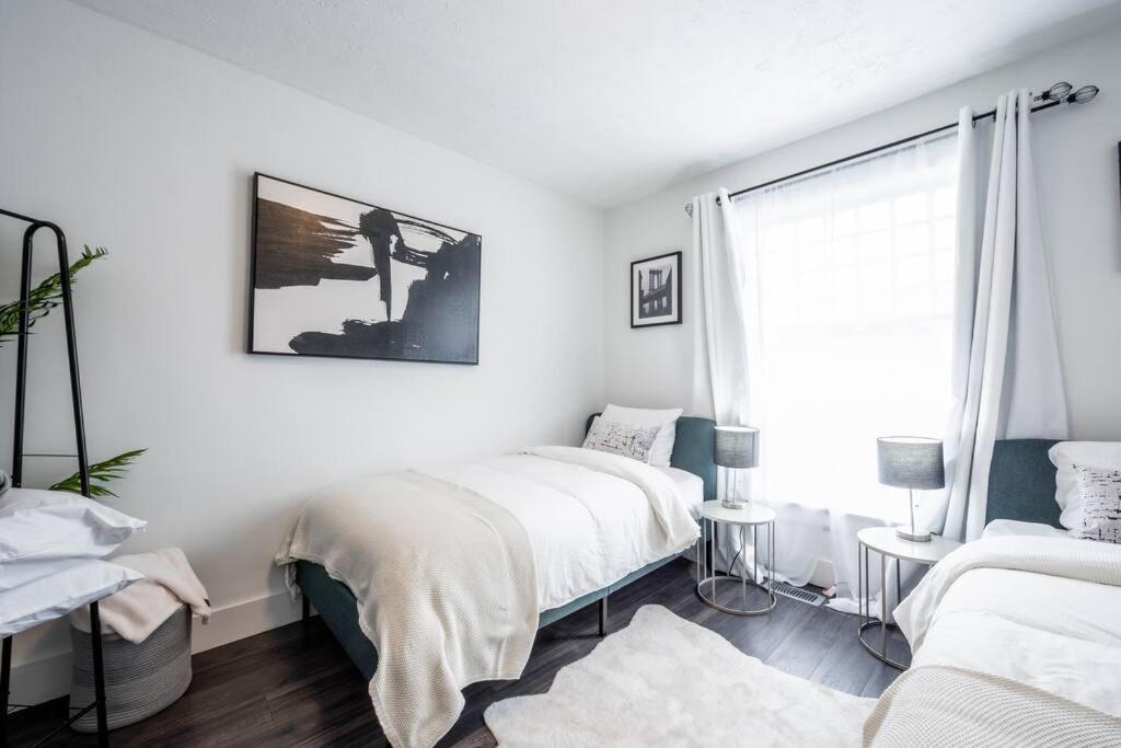 Luxury Stylish Home, Walk To Falls, Fire Pit&More Niagara Falls Ngoại thất bức ảnh